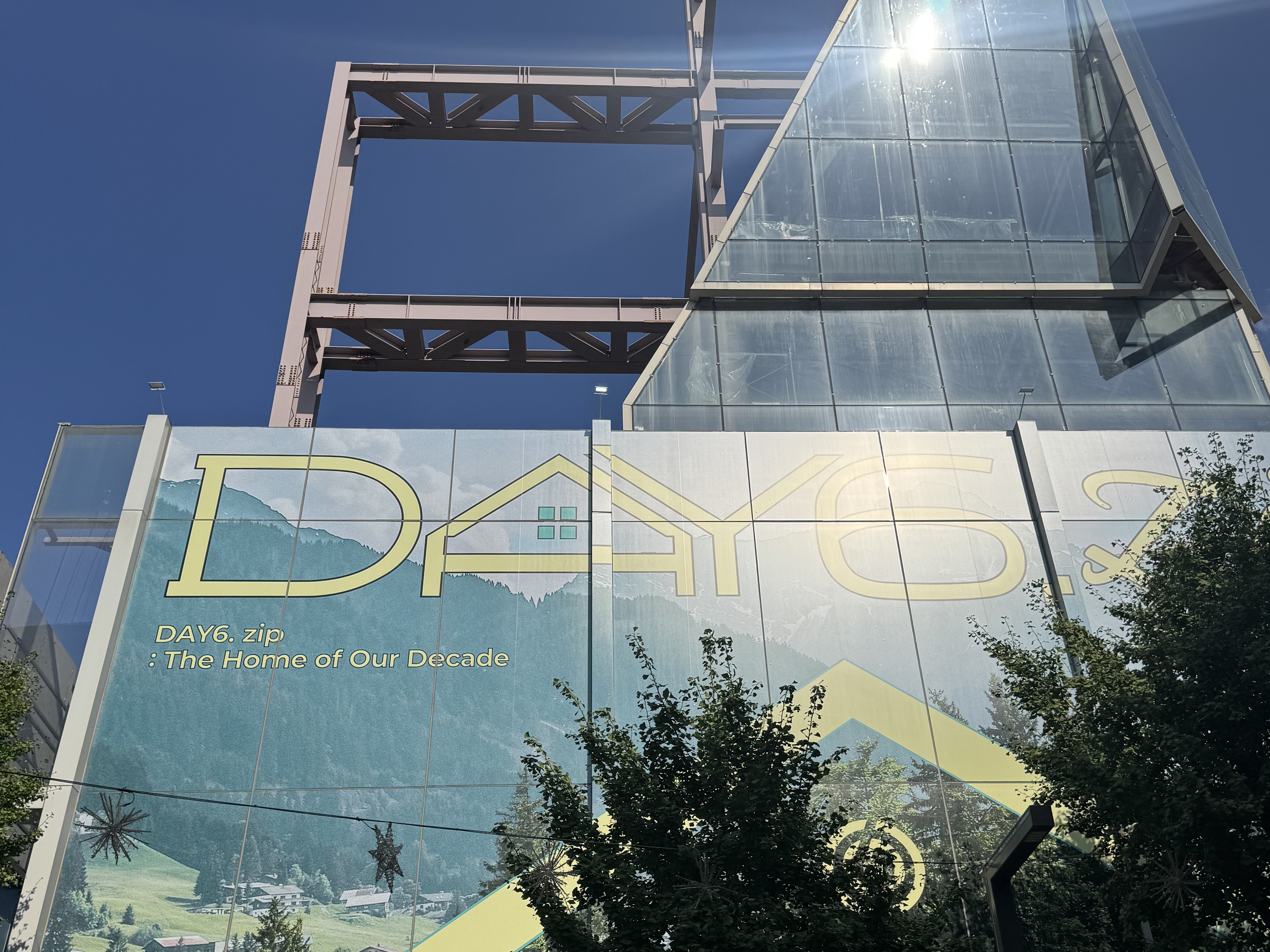 DAY6 10주년 팝업스토어 – DAY6.zip